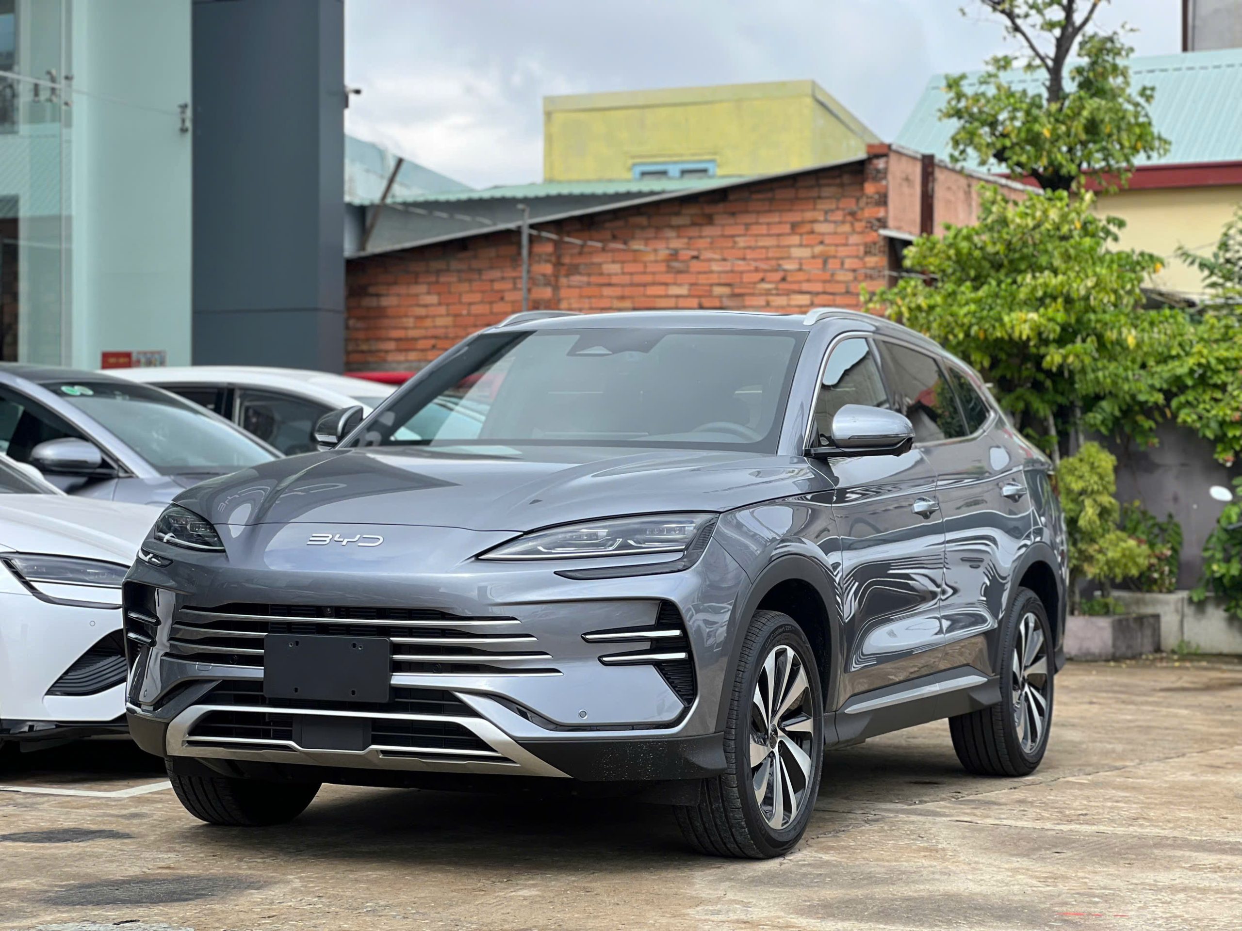 BYD Sealion 6 màu xám thực tế tại Việt Nam