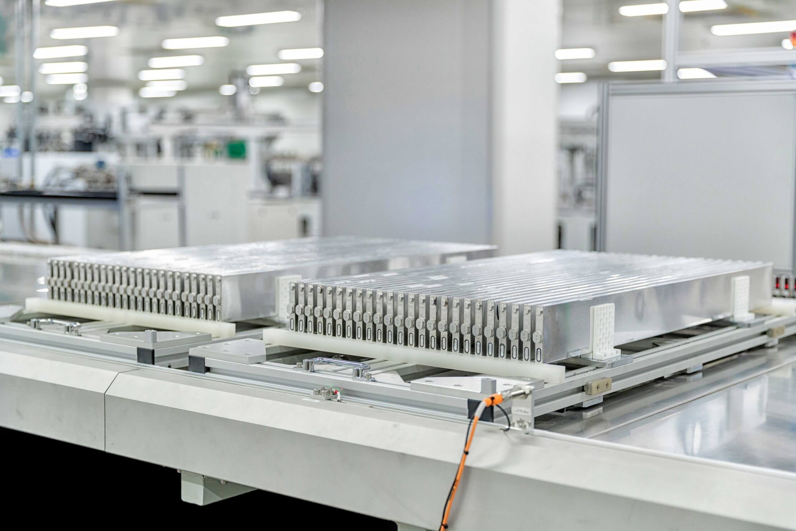 Quy trình sản xuất cell Blade Battery trên dây chuyền và bảo hành BYD