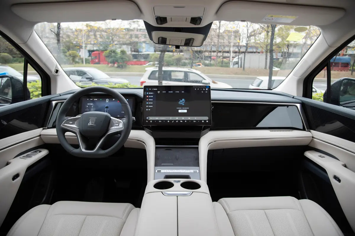 Tính năng công nghệ an toàn của BYD M9 có gì nổi bật 1