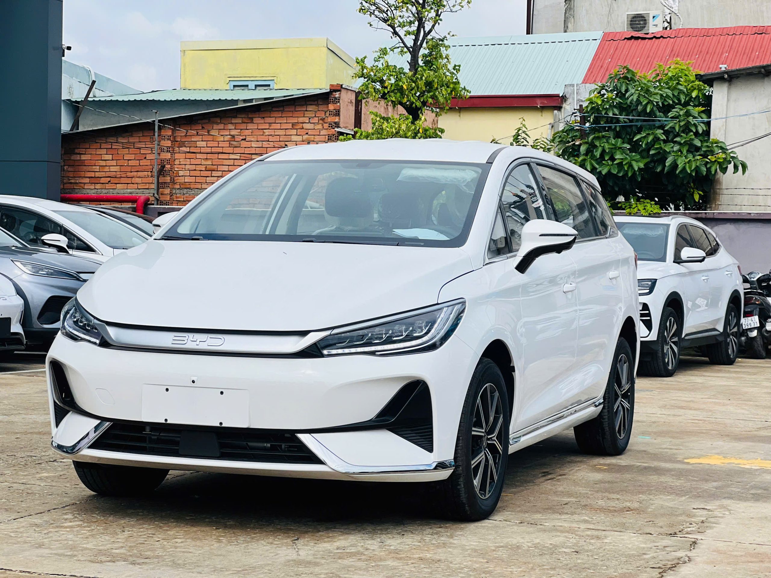thông số kỹ thuật byd m6 2025 chi tiết tại việt nam