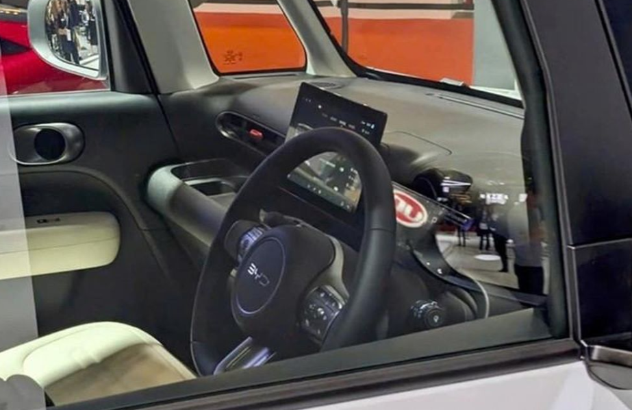BYD Racco nội thất đầy đủ tính năng và mà hình lớn đa phương tiên