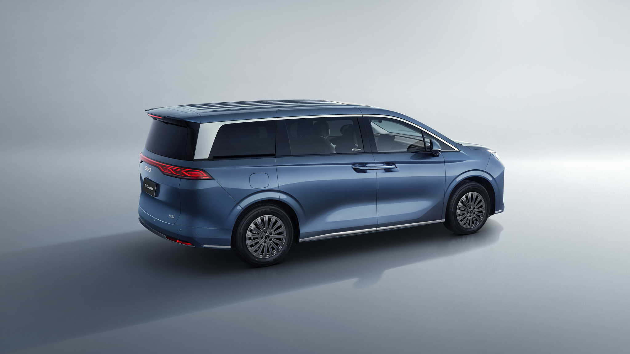 So sánh BYD M9 và Volkswagen Viloran 2026