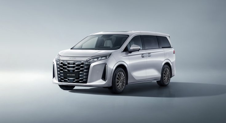 BYD M9