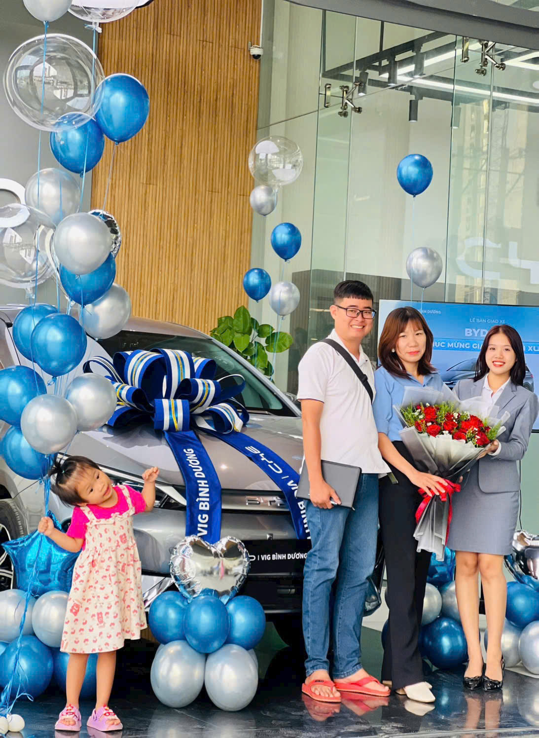 cho thuê xe byd mới cho gia đình người nước ngoài