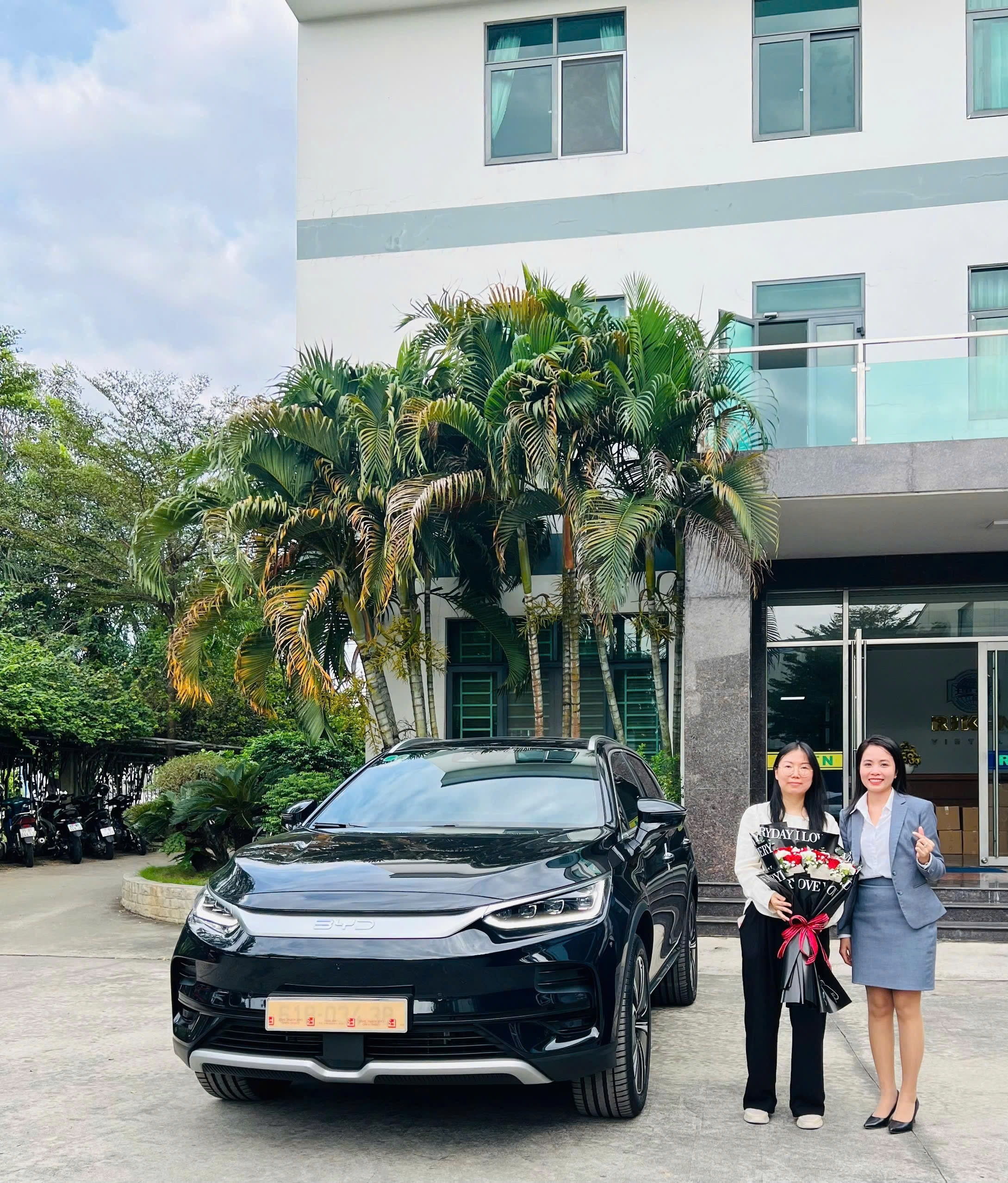 cho thuê xe byd sealion 8 doanh doanh nghiệp