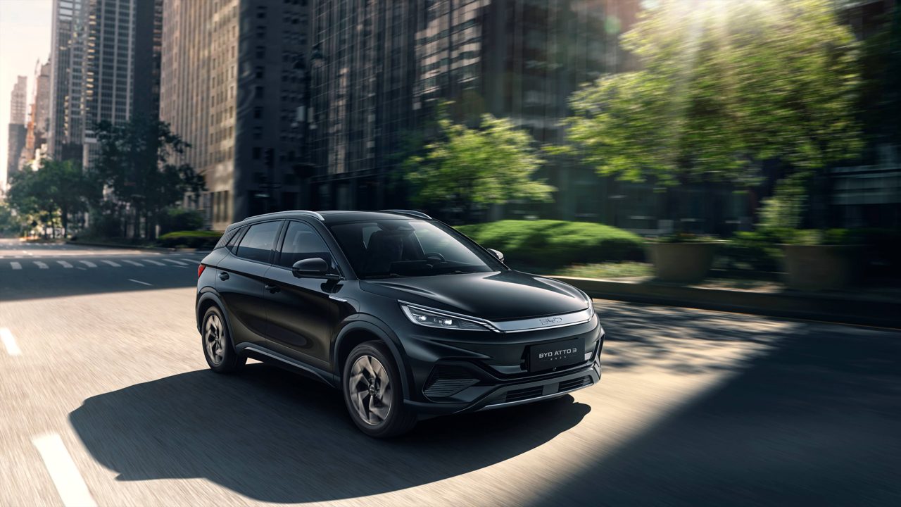 BYD Atto 3 vận hành mạnh mẽ trên phố