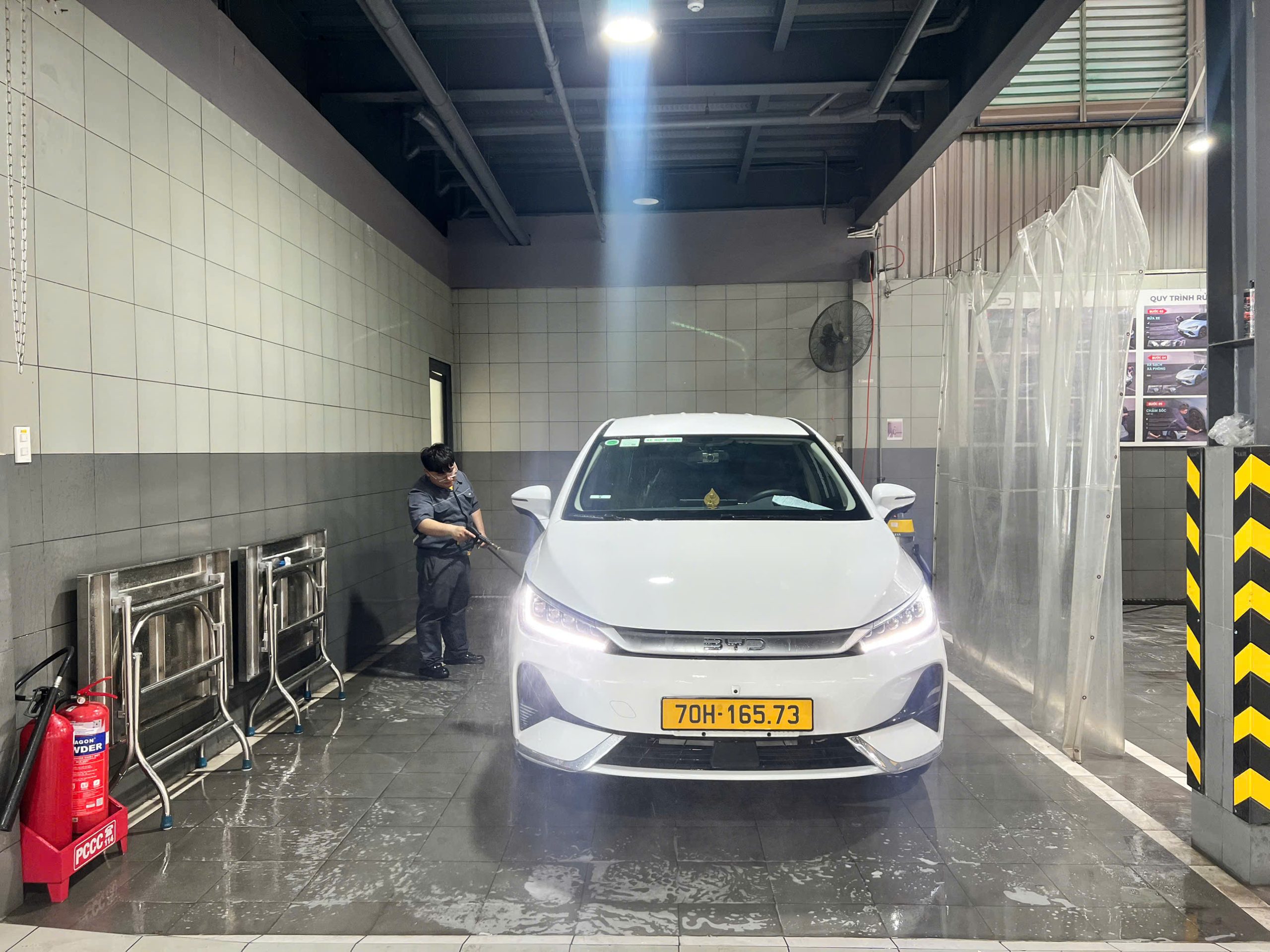 Xưởng chăm sóc và bảo dưỡng xe điện BYD tại đại lý Bình Dương
