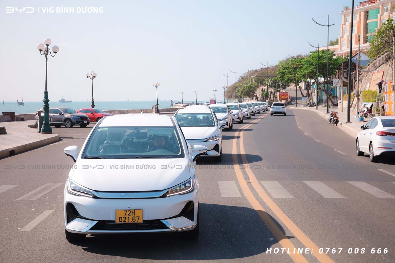 Bàn giao xe BYD M6 cho Taxi Côn Đảo Xanh (ảnh 2)