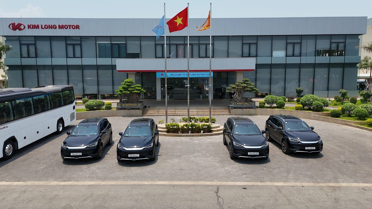 Bàn giao xe BYD Sealion 8 cho Kim Long Motor Huế (ảnh 3)