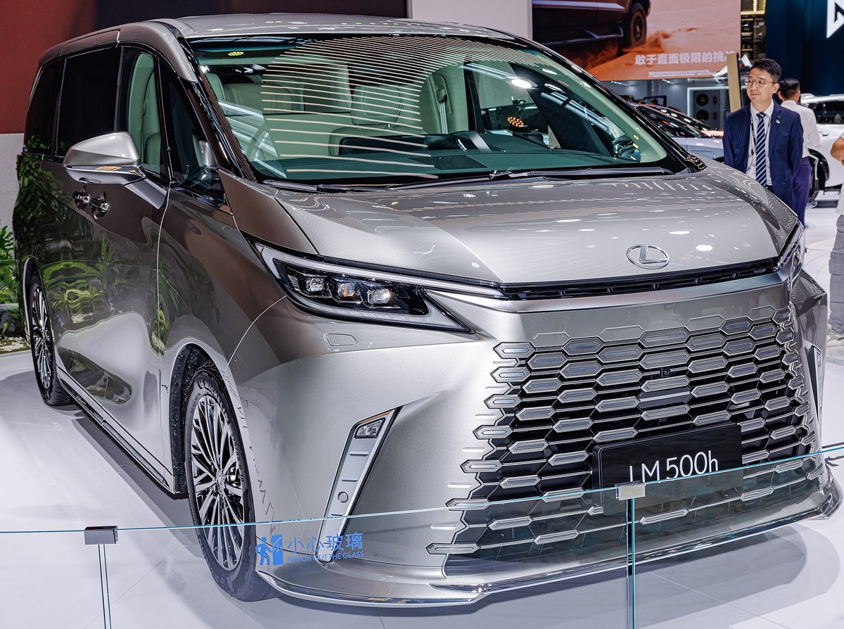 Lexus LM 500h 2026 MPV siêu sang đối thủ BYD M9