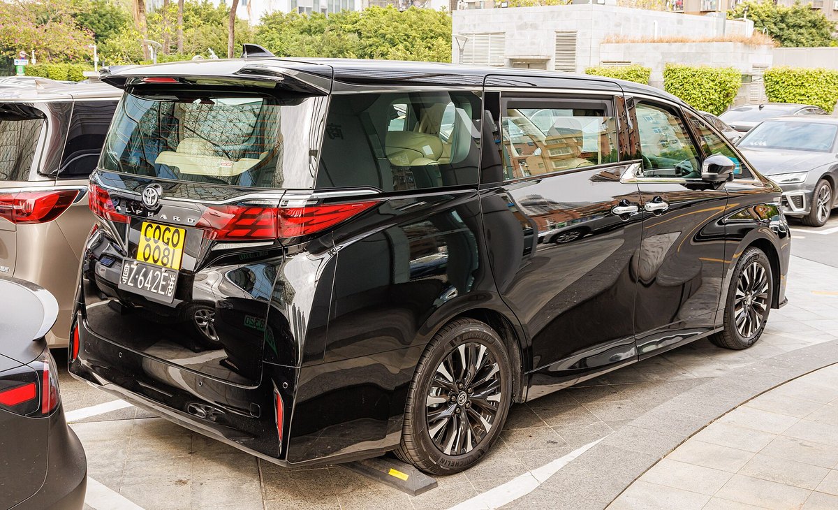 Toyota Alphard 2026 MPV hạng sang đối thủ BYD M9