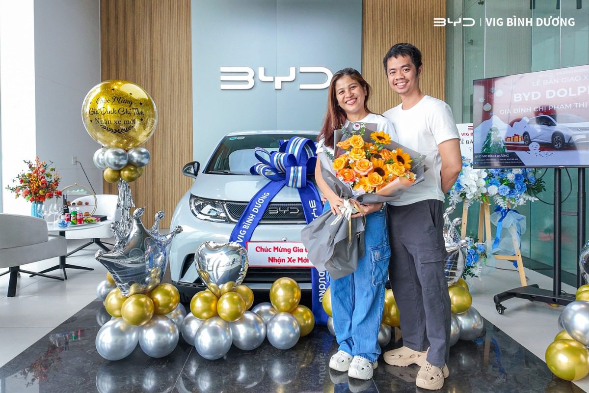 Lễ bàn giao xe BYD Dolphin cho khách hàng tại showroom BYD Bình Dương – giaxebyd.vn