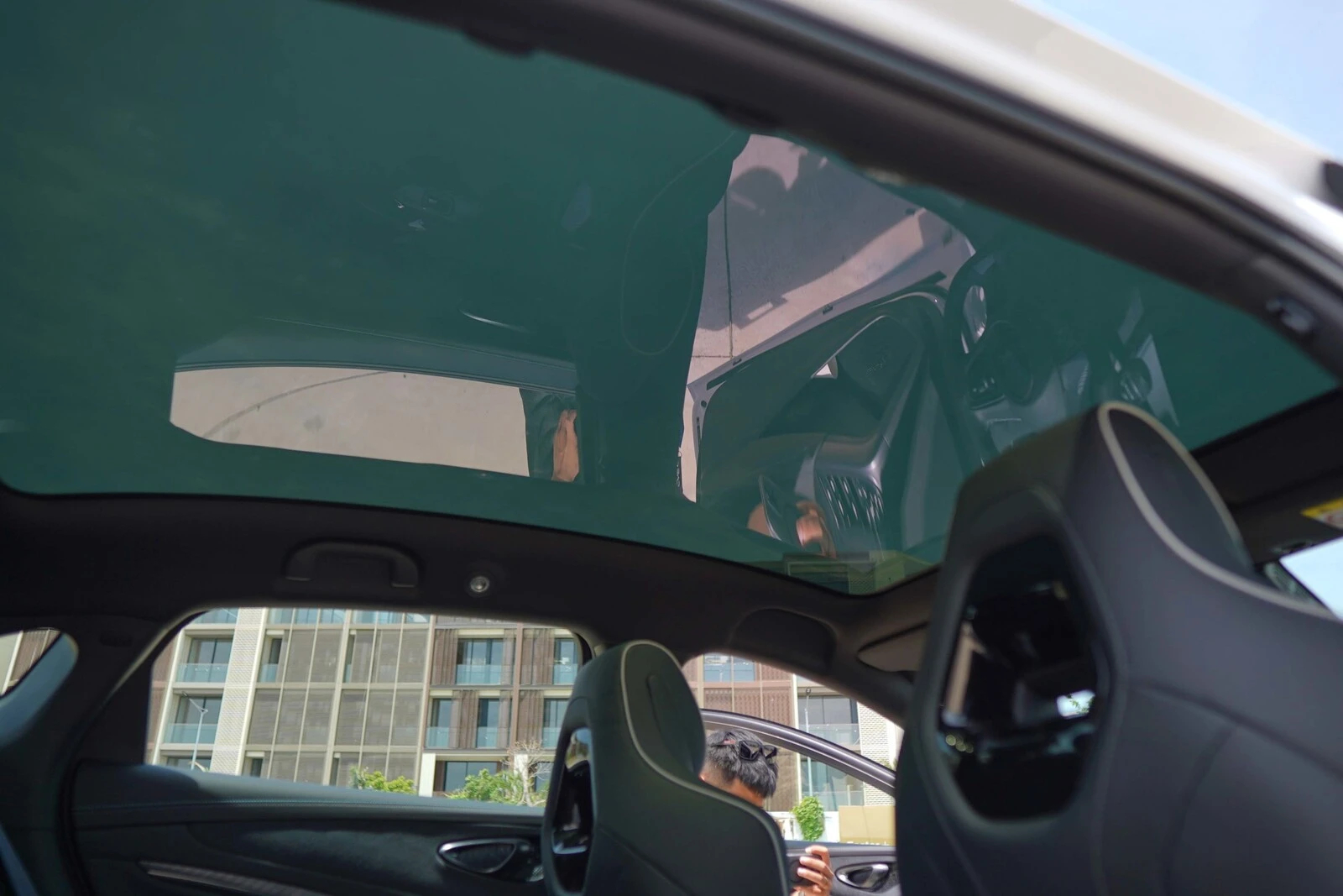 Cửa sổ trời toàn cảnh panorama BYD Seal 2026