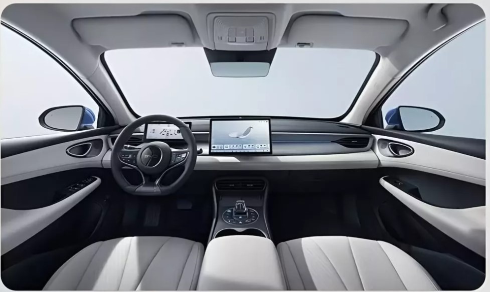 BYD Seal 5 DM-i trưng bày tại showroom giaxebyd.vn