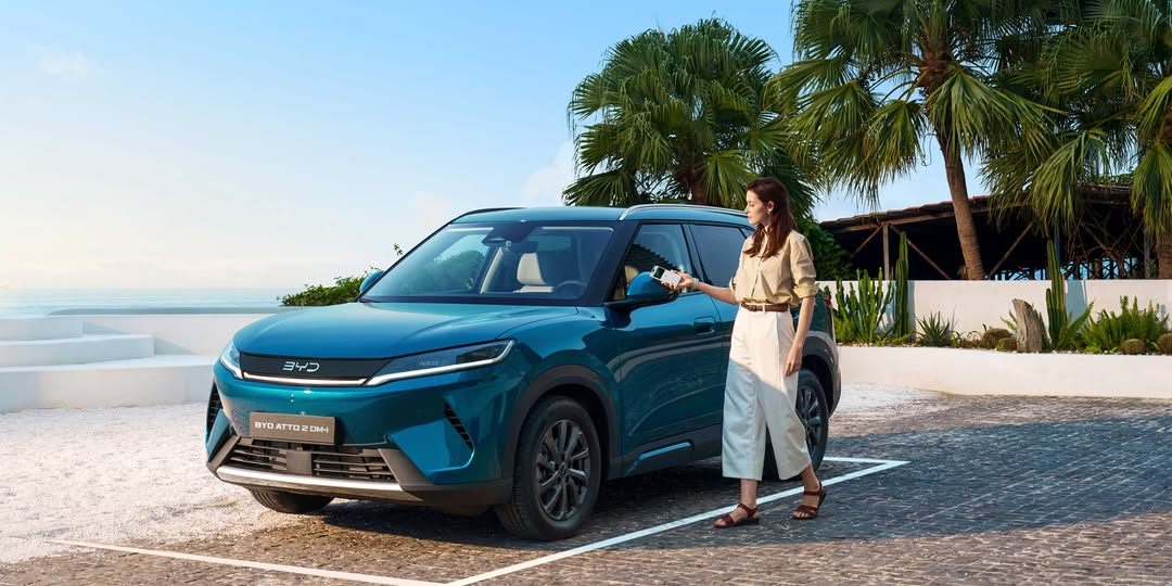 BYD Atto 2 2026 màu Sailor Blue trải nghiệm thực tế ngoài trời