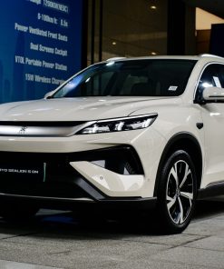 BYD Sealion 5 DM-i màu trắng Arctic White góc ba phần tư phía trước, SUV hạng C plug-in hybrid