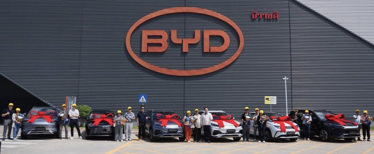 Lễ bàn giao xe mốc 100.000 chiếc trước nhà máy BYD Thái Lan