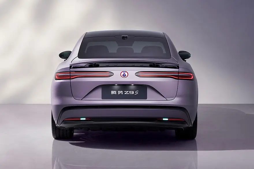 Đuôi xe Denza Z9S 2026 với đèn hậu liền mạch