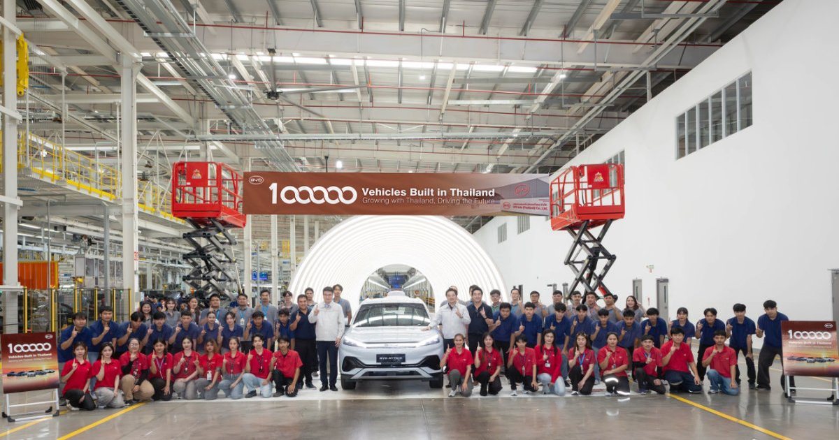 Nhà máy BYD Thái Lan tại Rayong xuất xưởng chiếc xe thứ 100.000, một chiếc BYD Atto 3 màu trắng