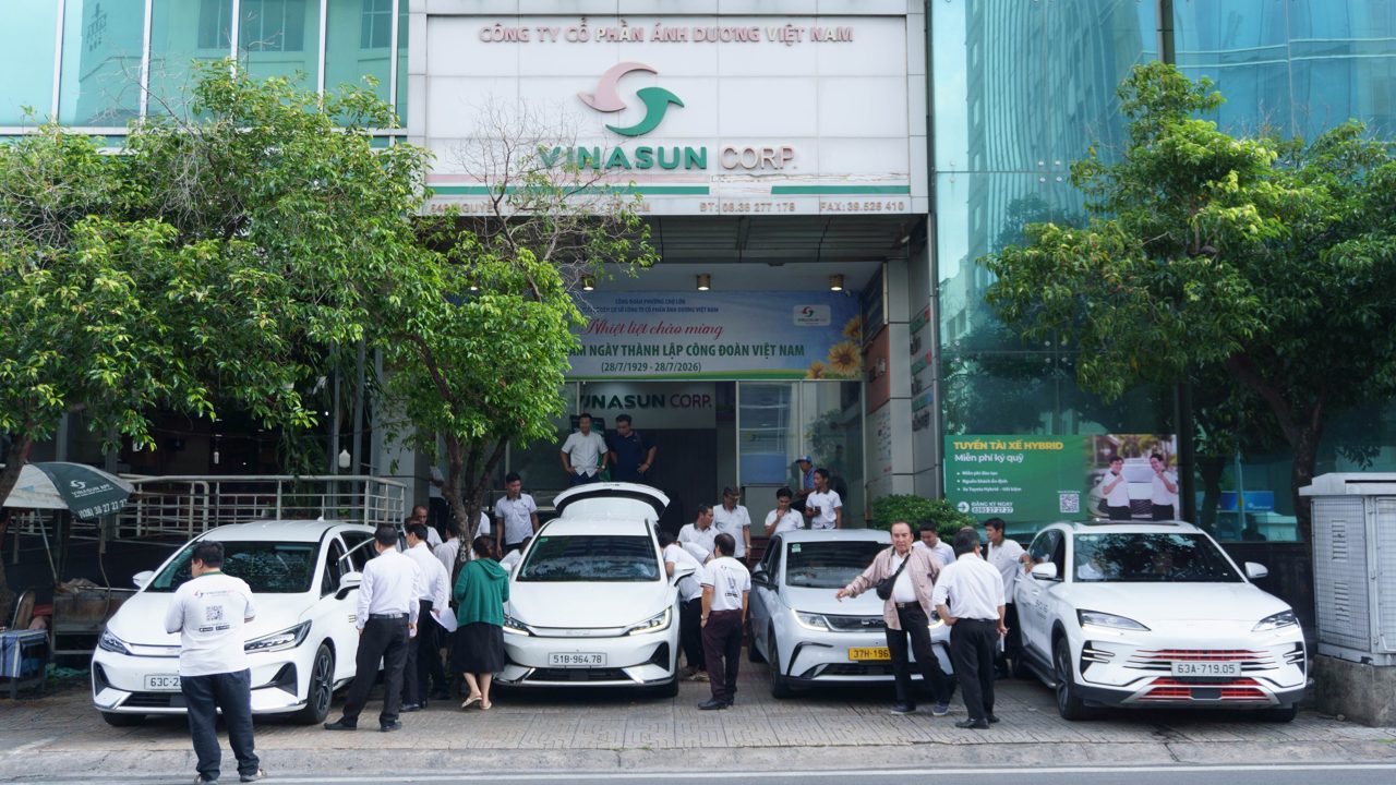 Xe điện BYD Dolphin, M6 và Sealion 6 tại trụ sở Vinasun, 648 Nguyễn Trãi, TP.HCM