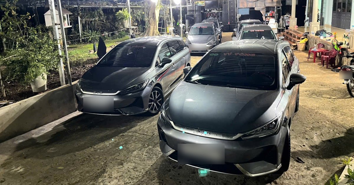 Xe điện chạy Grab, chạy dịch vụ: đội xe BYD M6 của nhà xe tại Châu Đức, Vũng Tàu