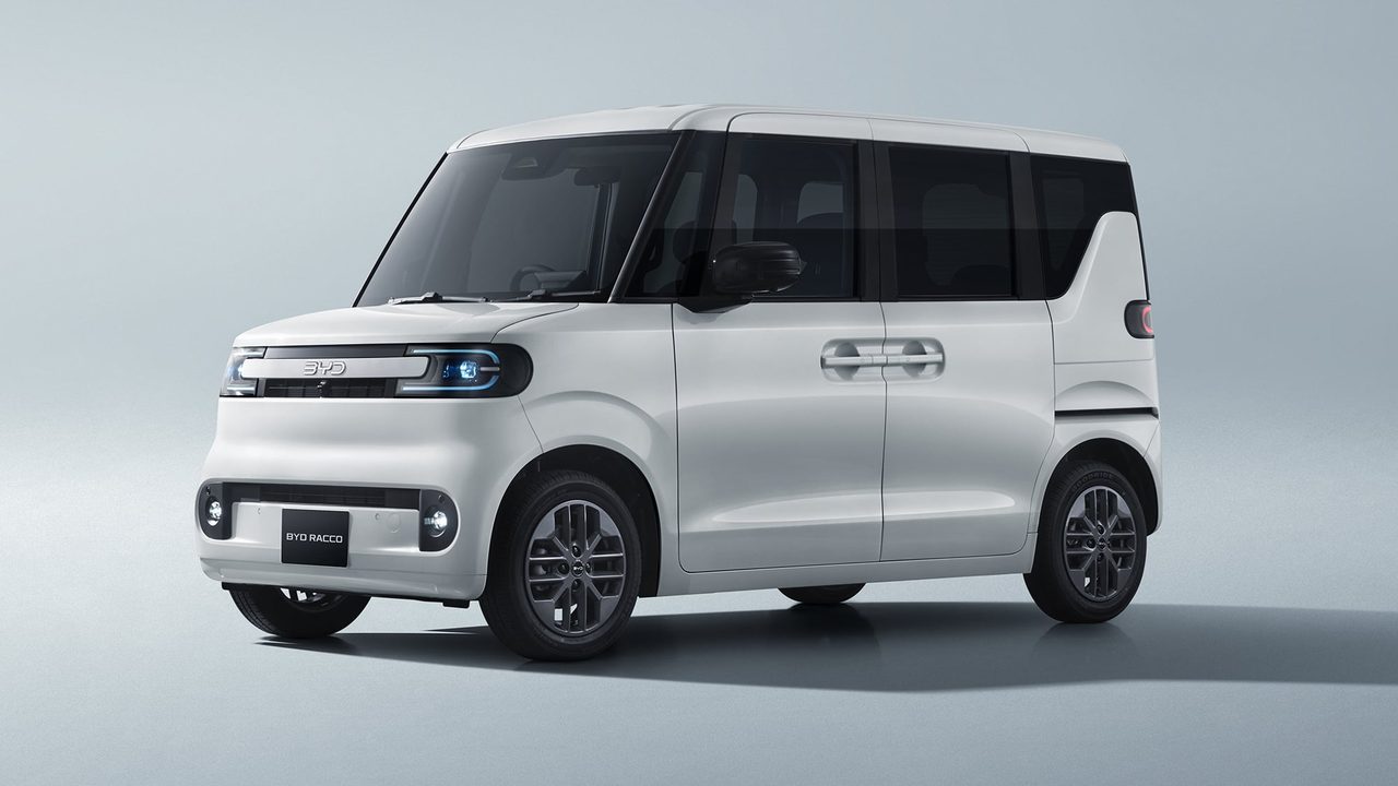BYD Racco góc trước 3/4, thân xe vuông kiểu kei-car dài 3.395 mm